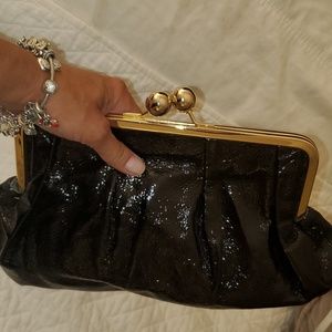 Goldenbleu Black Patent Leather Kiss Lock Clutch